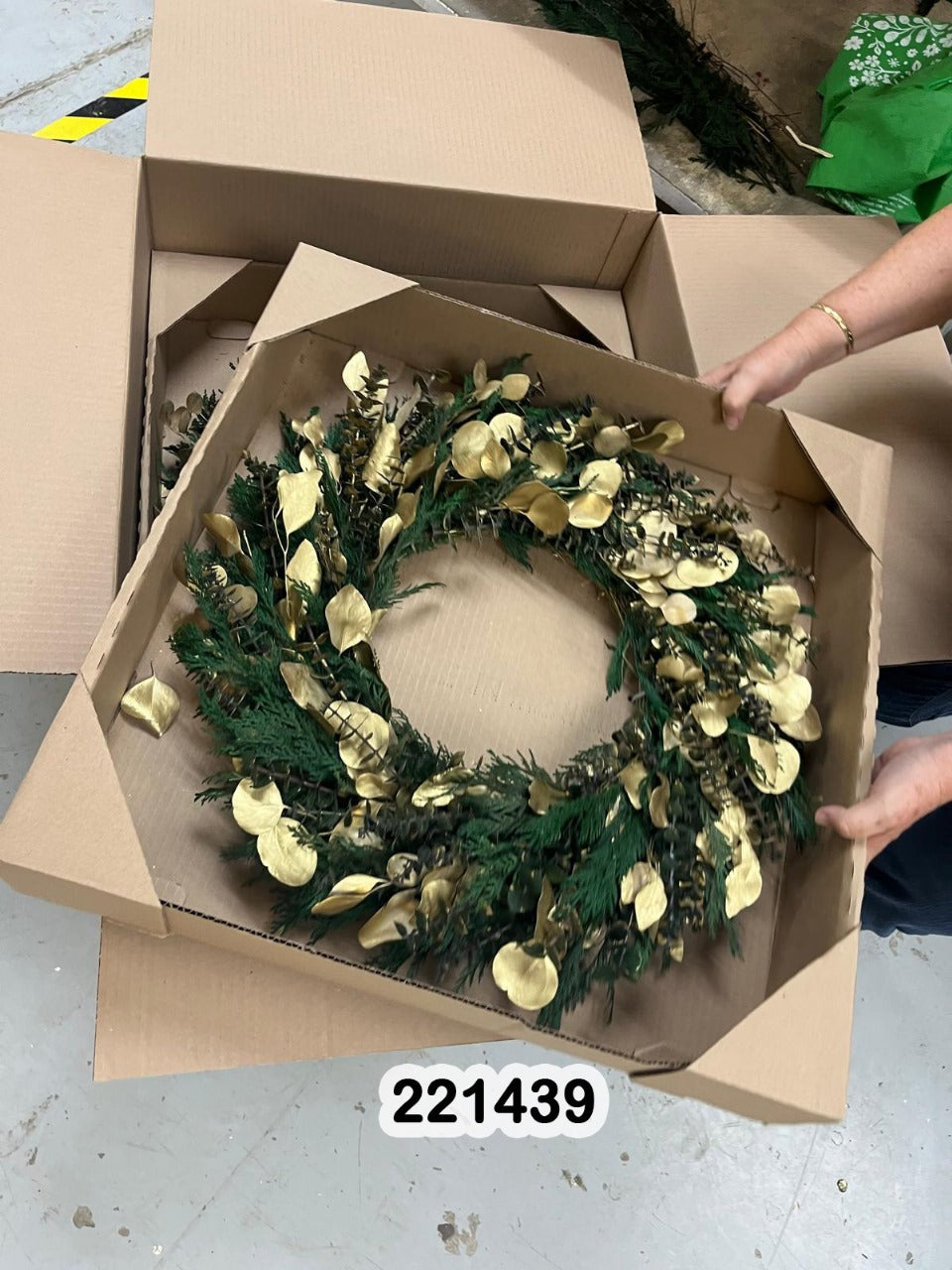 22" Golden Winter Wreath